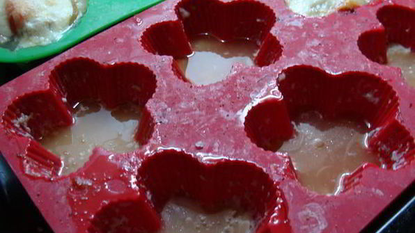 куриные маффины с грибами и винным соусом