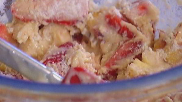 летние фруктово-ягодные маффины с белым шоколадом