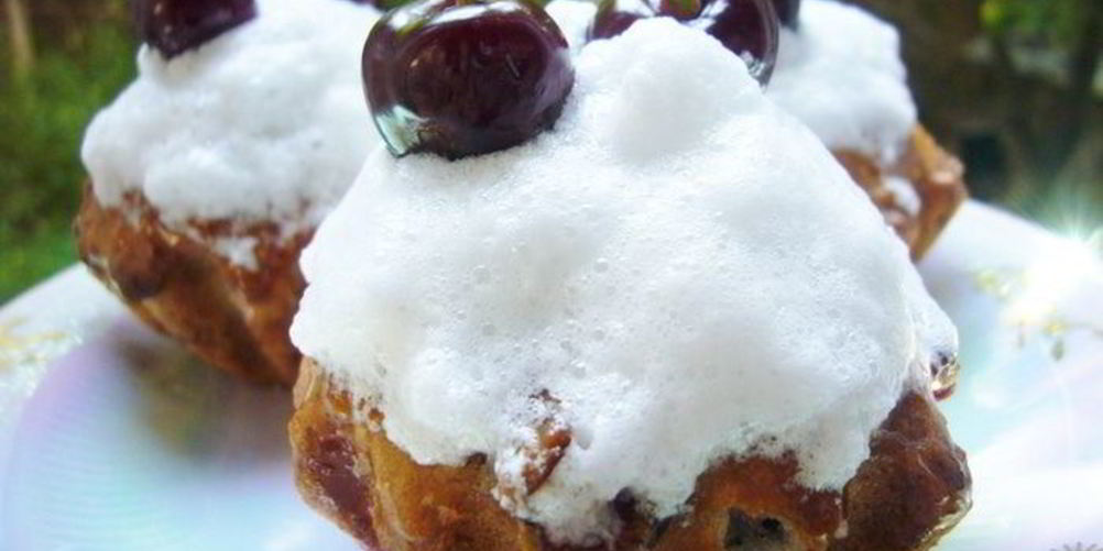 Рецепт маффинов с черешней внутри