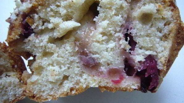 маффины с черешней внутри