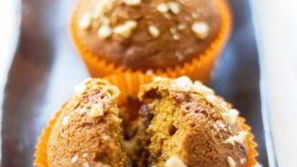 Маффины с грецкими орехами и джемом