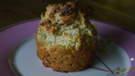 Маффины с копченой семгой и укропом