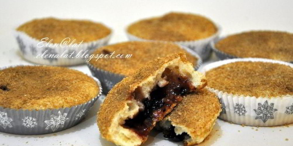 Рецепт маффинов с корицей, коричневым сахаром и вареньем