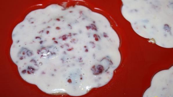 маффины с малиновым кремом и шоколадом