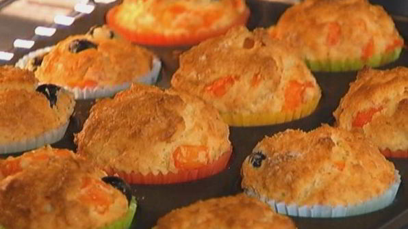 маффины с оливками и сладким перцем