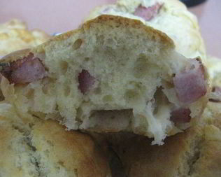 Маффины с сыром и ветчиной