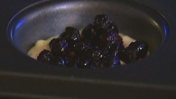 маффины с замороженной черникой и миндалем