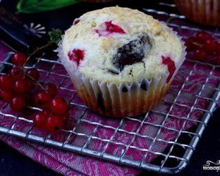 Маффины со смородиной