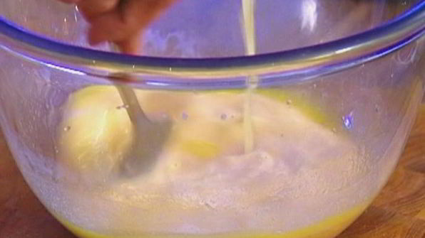 маффины со свежей малиной и миндальной корочкой