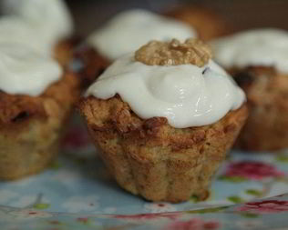 Морковные маффины с грецкими орехами