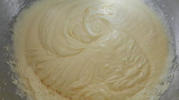 нежные шоколадные маффины и крем для украшения