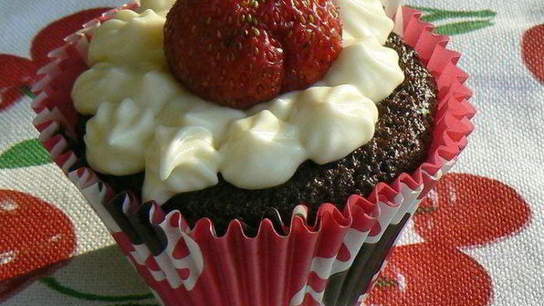 шоколадно-клубничные маффины