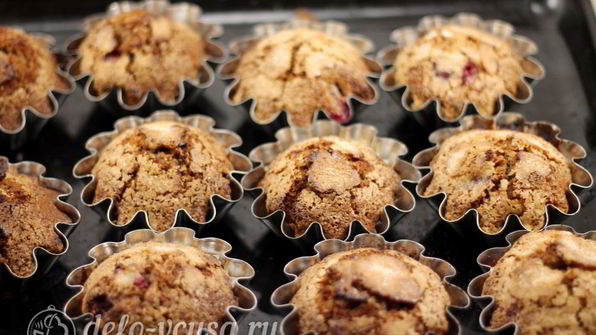 шоколадные маффины с вишней