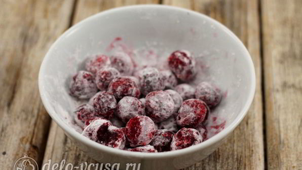 шоколадные маффины с вишней