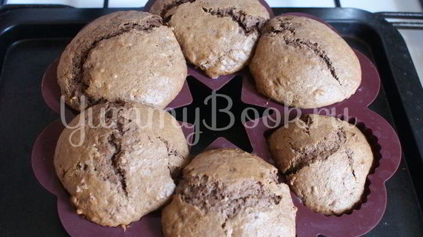 шоколадные маффины с заварным кремом