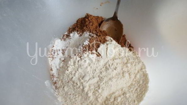 шоколадные маффины с заварным кремом