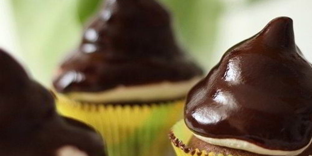 Рецепт шоколадных маффинов с зефирным кремом