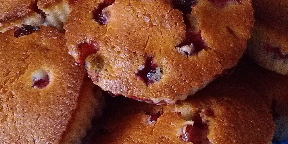 Рецепт сибирских маффинов с брусникой