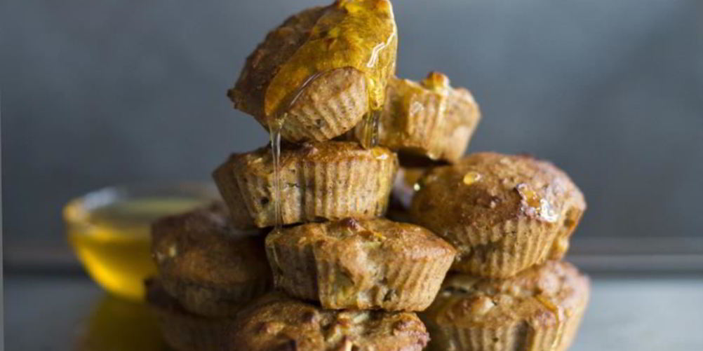 Рецепт яблочных маффинов на меду и простокваше