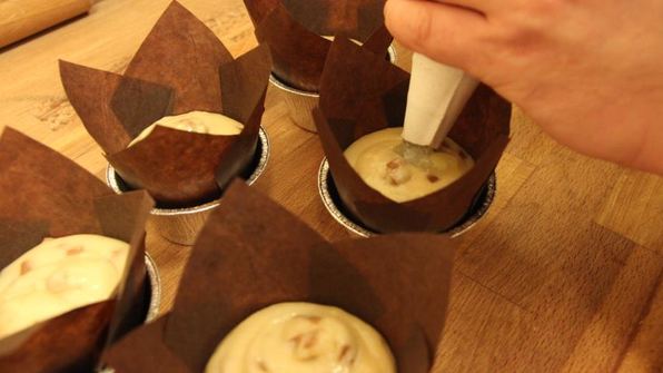 яблочные маффины с шоколадной крошкой