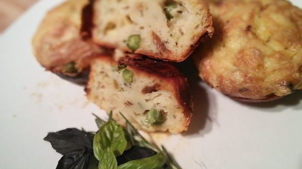 закусочные маффины в стаканчиках из чоризо-салями