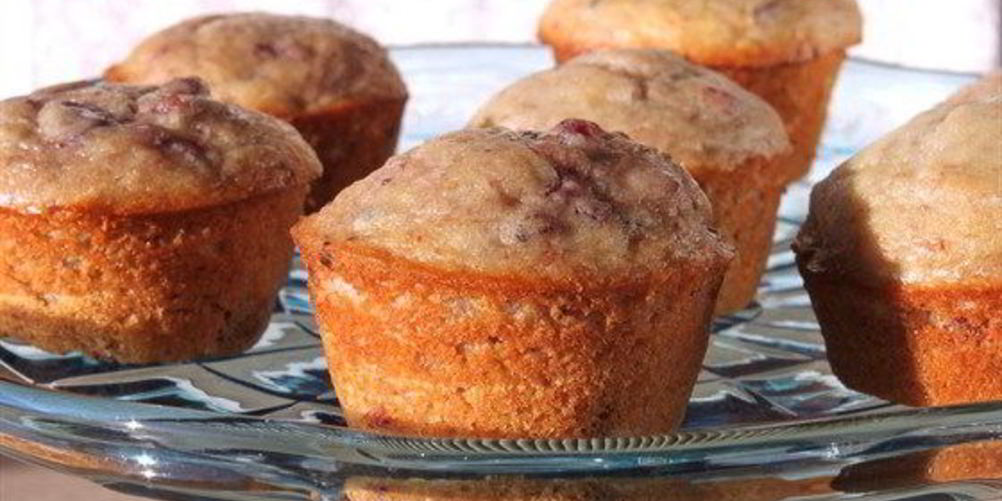 Рецепт зимних маффинов с клюквой и орехами