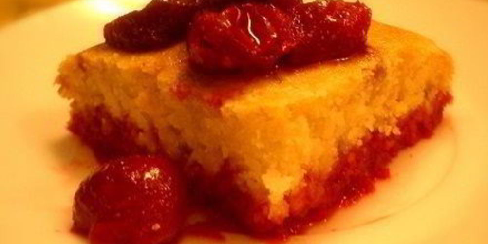 Рецепт лимонного манника с вишневым соусом