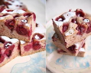 Манник с черной смородиной