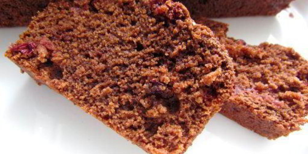 Рецепт постного шоколадного манника с клюквой