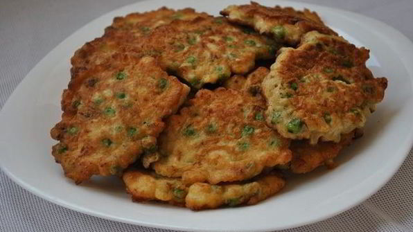 бабушкины куриные оладьи и соус морней