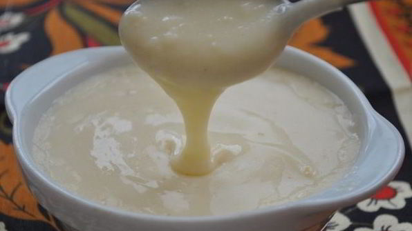 бабушкины куриные оладьи и соус морней