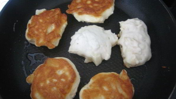 бабушкины оладьи с мясом и яблоками