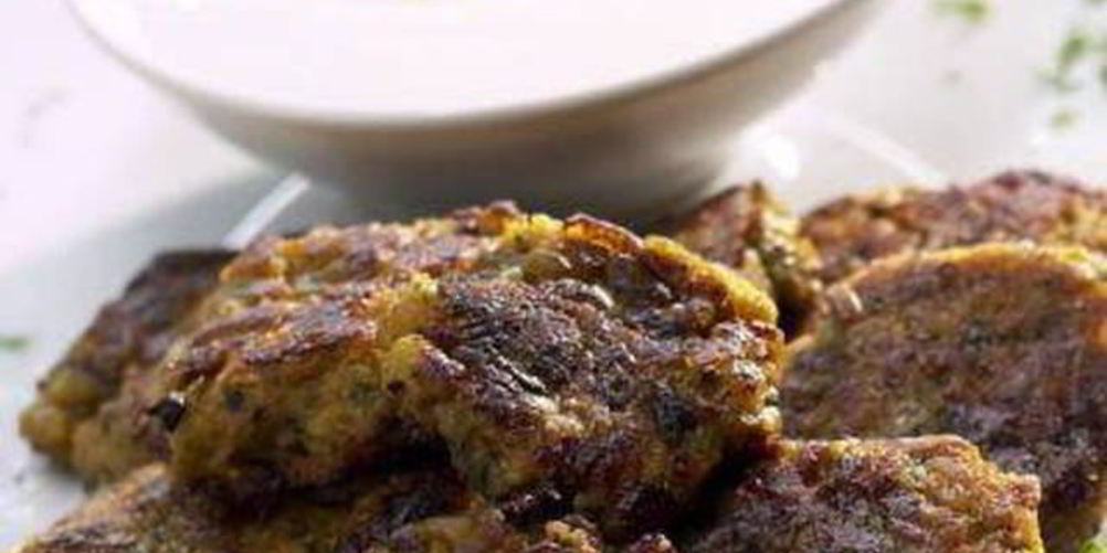 Рецепт баклажановых оладий с соусом