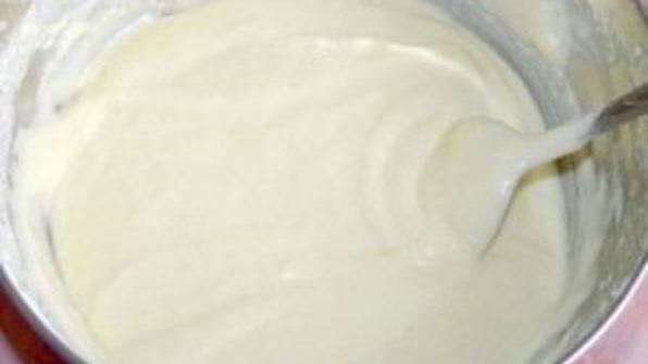 бисквитные оладьи с черной смородиной