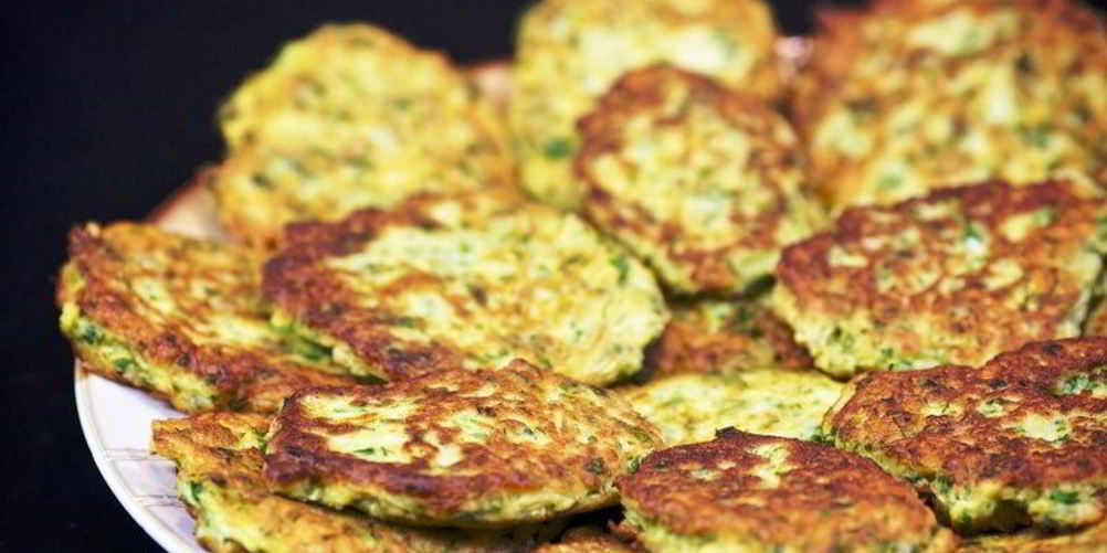 Рецепт кабачковых оладий с козьим сыром