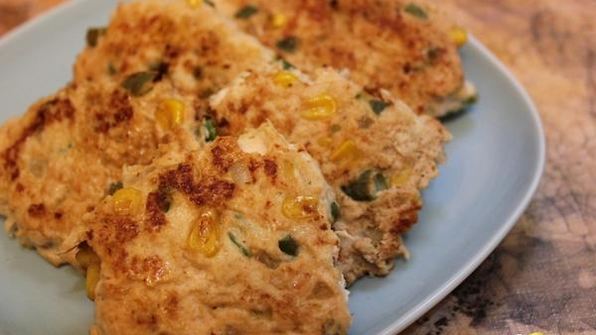 куриные оладьи с кукурузой и фасолью