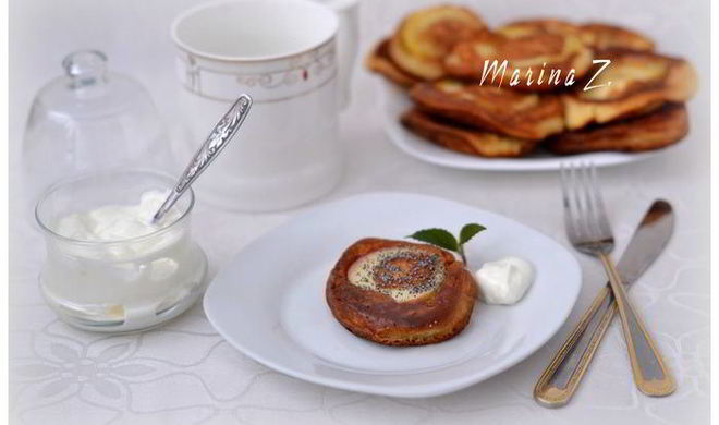 Медовые оладьи с яблоком