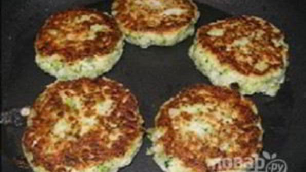 оладьи из брокколи и цветной капусты