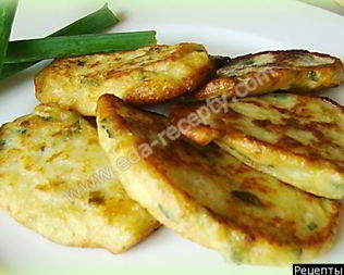 Оладьи из кабачков с сыром и чесноком