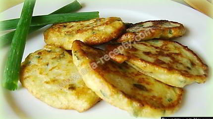 Оладьи из кабачков с сыром и чесноком