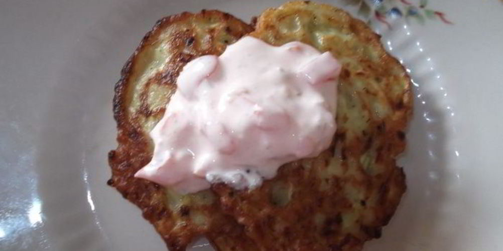 Рецепт оладий из кабачков в сметанном соусе