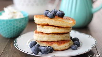 Оладьи на молоке и дрожжах пышные