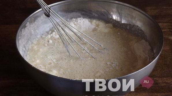 оладьи на сыворотке с черникой