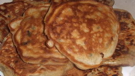 Оладьи с чесноком и баклажаном