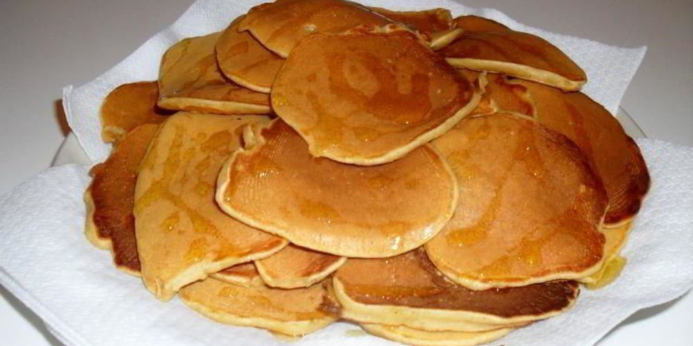 Рецепт оладий с яблоками на молоке