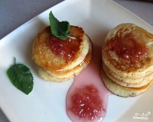 Пышные оладушки на кислом молоке