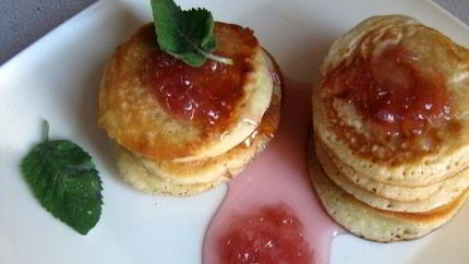 Пышные оладушки на кислом молоке