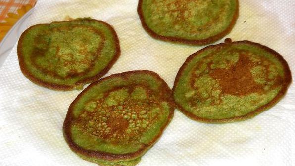 шпинатные оладьи с брынзой