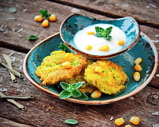 Сырные оладьи из цуккини