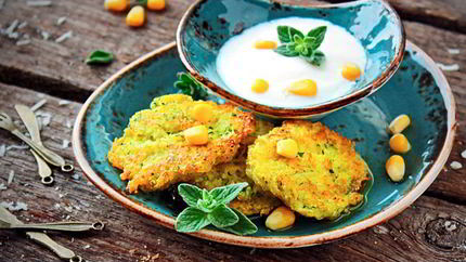 Сырные оладьи из цуккини